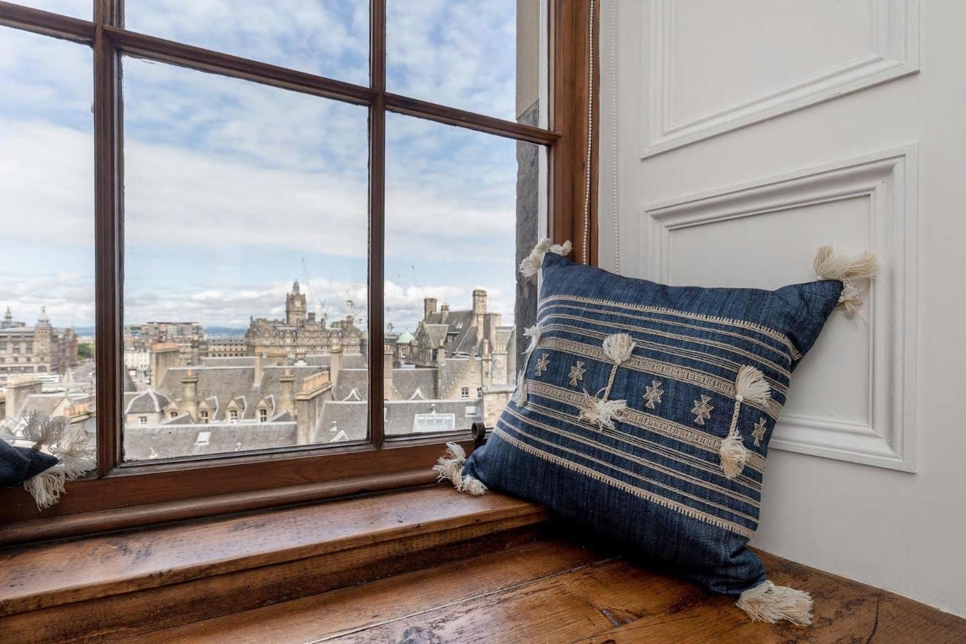 شقة Stunning Panoramic Views: Heart Of The Royal Mile إدنبرة المظهر الخارجي الصورة