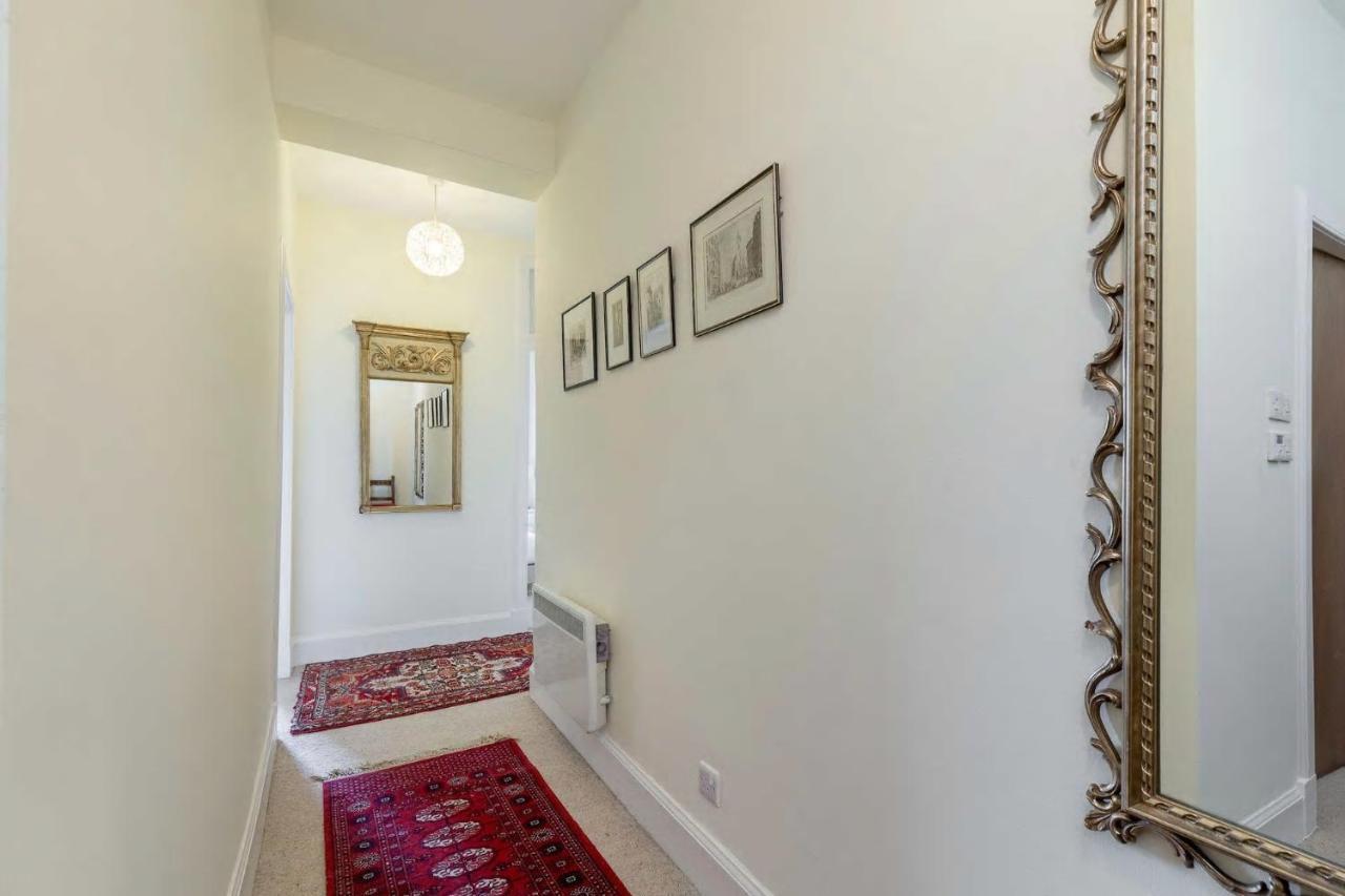 شقة Stunning Panoramic Views: Heart Of The Royal Mile إدنبرة المظهر الخارجي الصورة